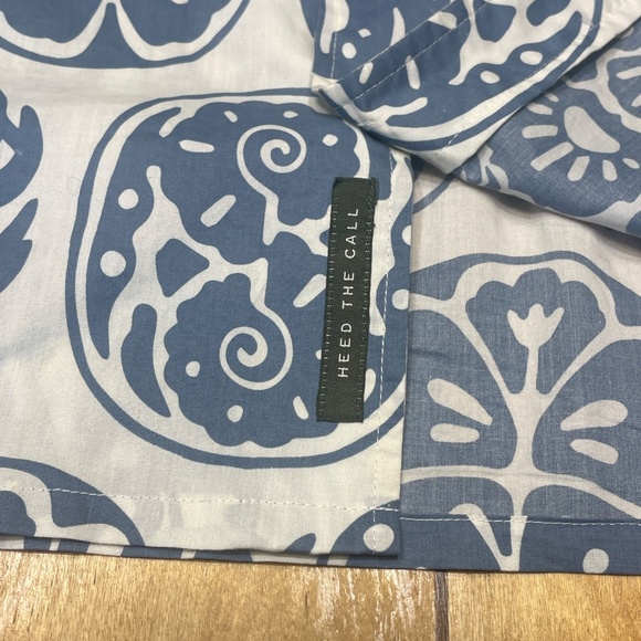 Howler Brothers Monoloha “Bone Idols” Button Up Shirt Size Large - Picture 10 of 16